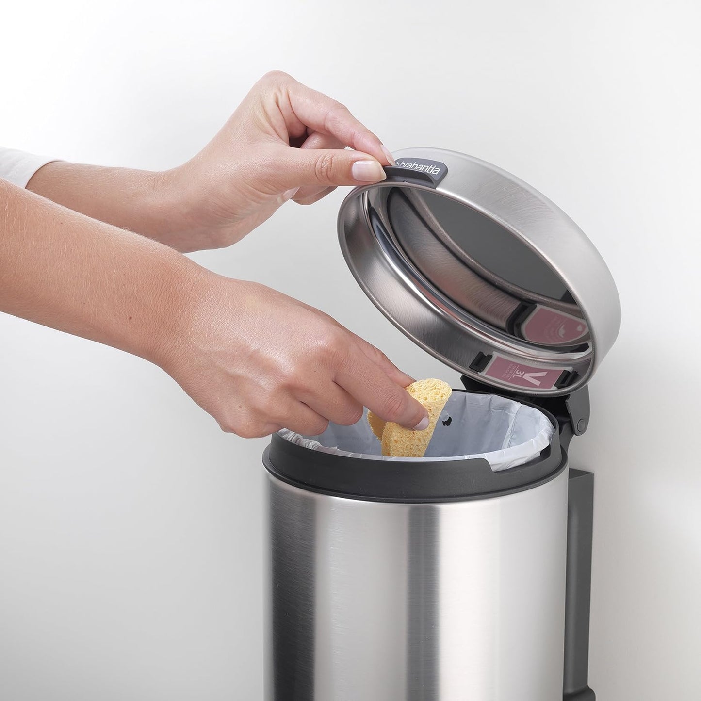 NewIcon Wall Mounted Silent Bin 3L