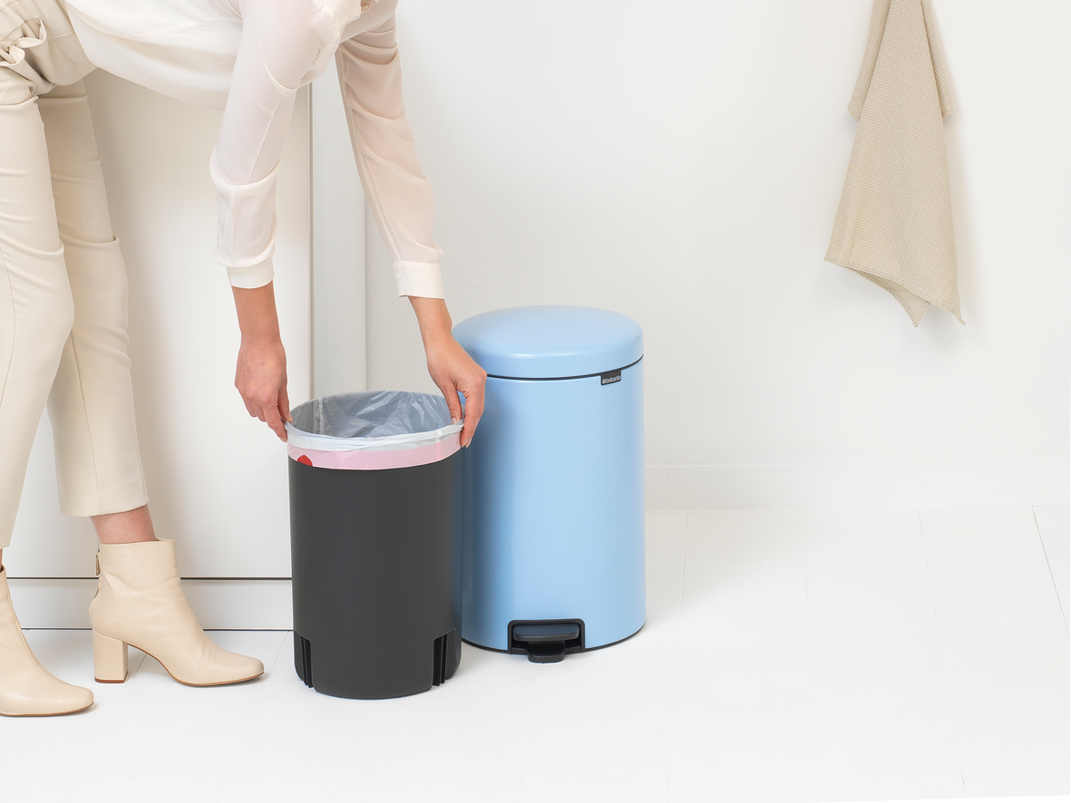 NewIcon Pedal Bin with Plastic Inner Bucket - 20L