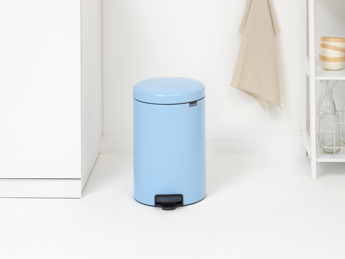 NewIcon Pedal Bin with Plastic Inner Bucket - 20L