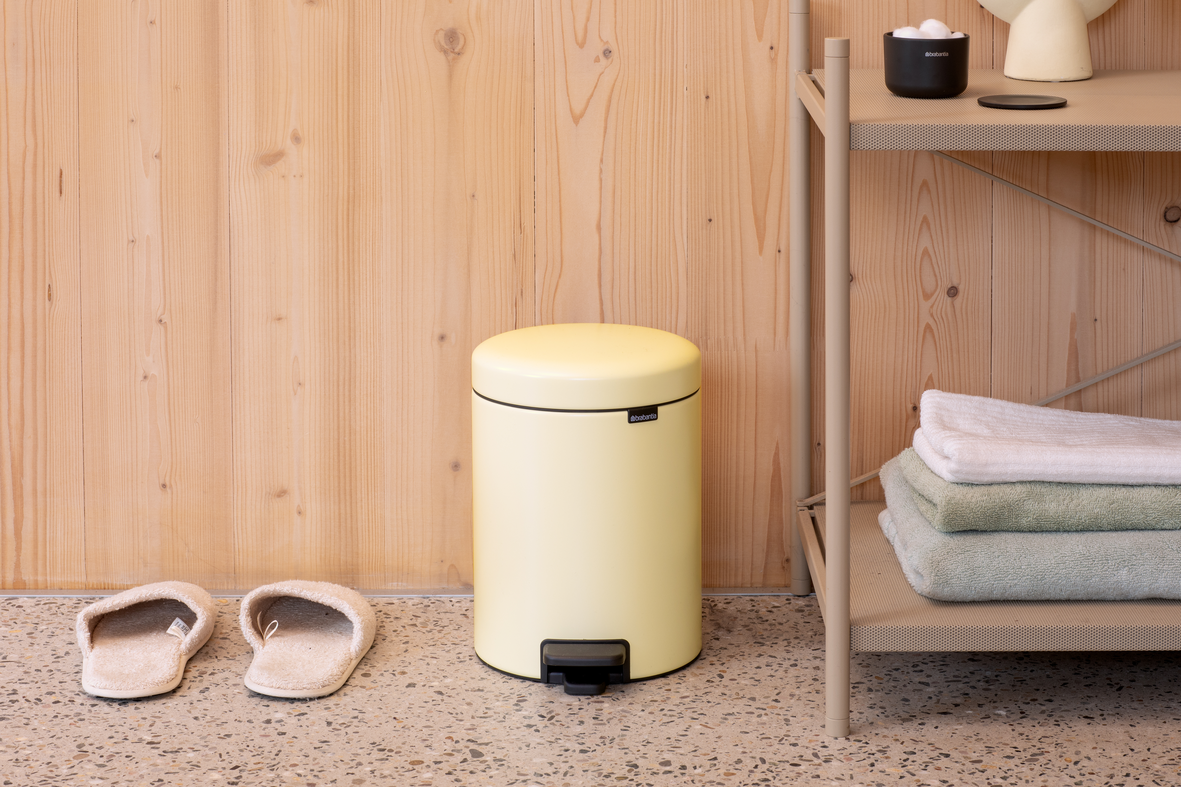NewIcon Pedal Bin with Plastic Inner Bucket - 5L
