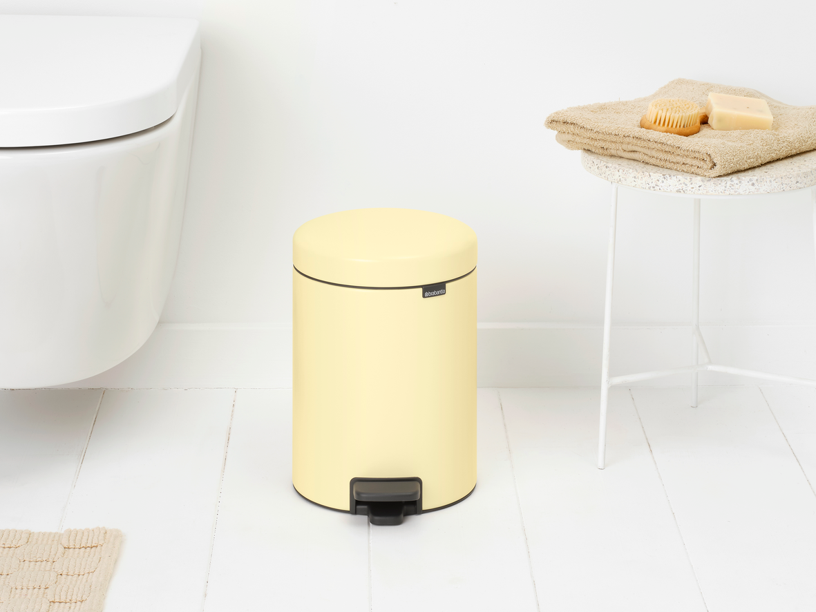 NewIcon Pedal Bin with Plastic Inner Bucket - 5L