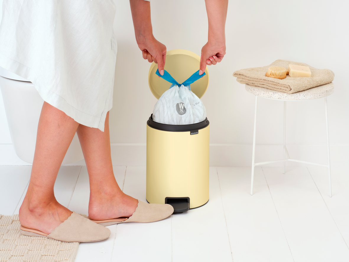 NewIcon Pedal Bin with Plastic Inner Bucket - 5L