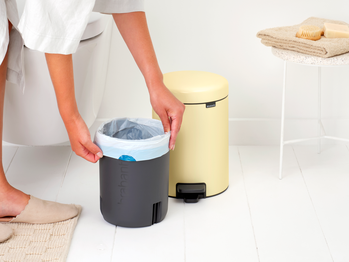 NewIcon Pedal Bin with Plastic Inner Bucket - 5L