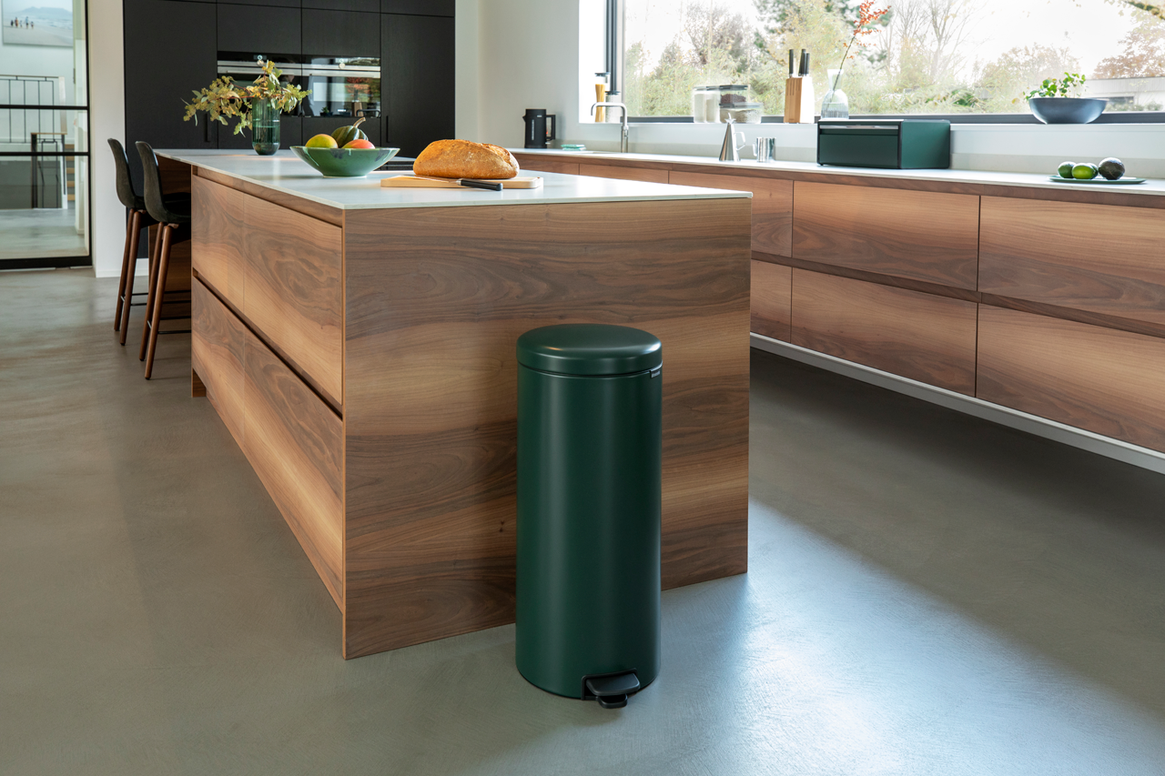 NewIcon Pedal Bin with Plastic Inner Bucket - 30L